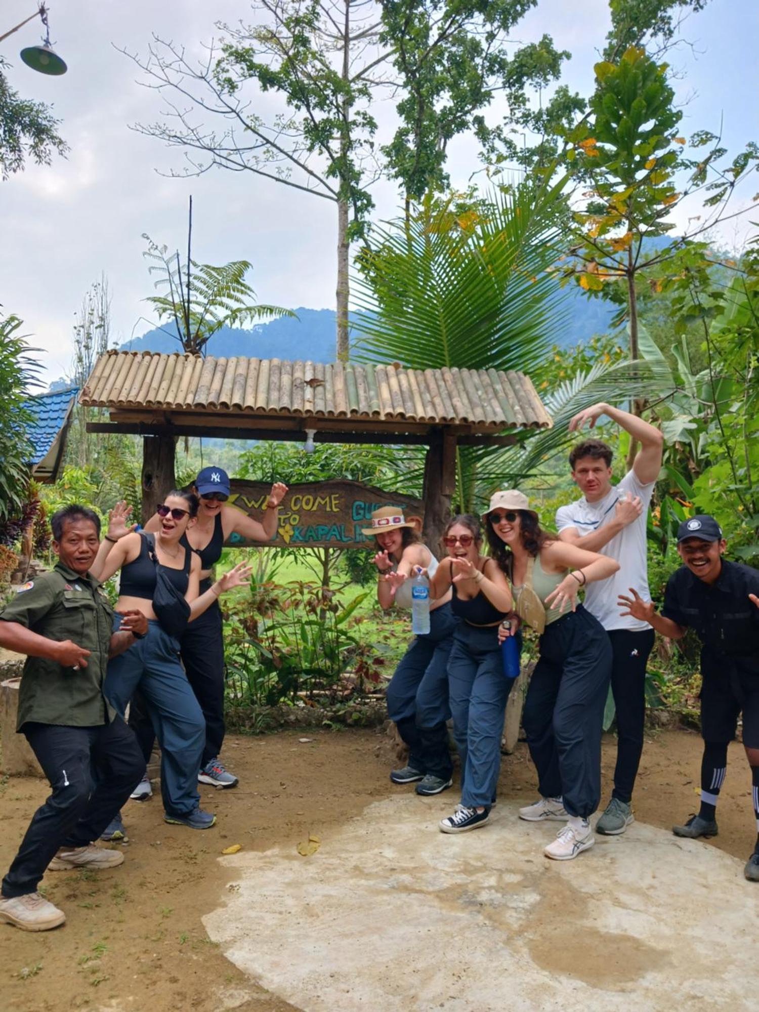 Batu Kapal Guest House & Jungle Trekking Букит-Лаванг Экстерьер фото