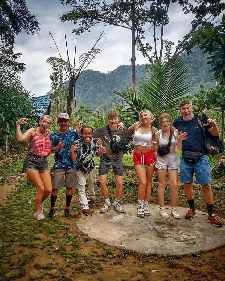 Batu Kapal Guest House & Jungle Trekking Букит-Лаванг Экстерьер фото
