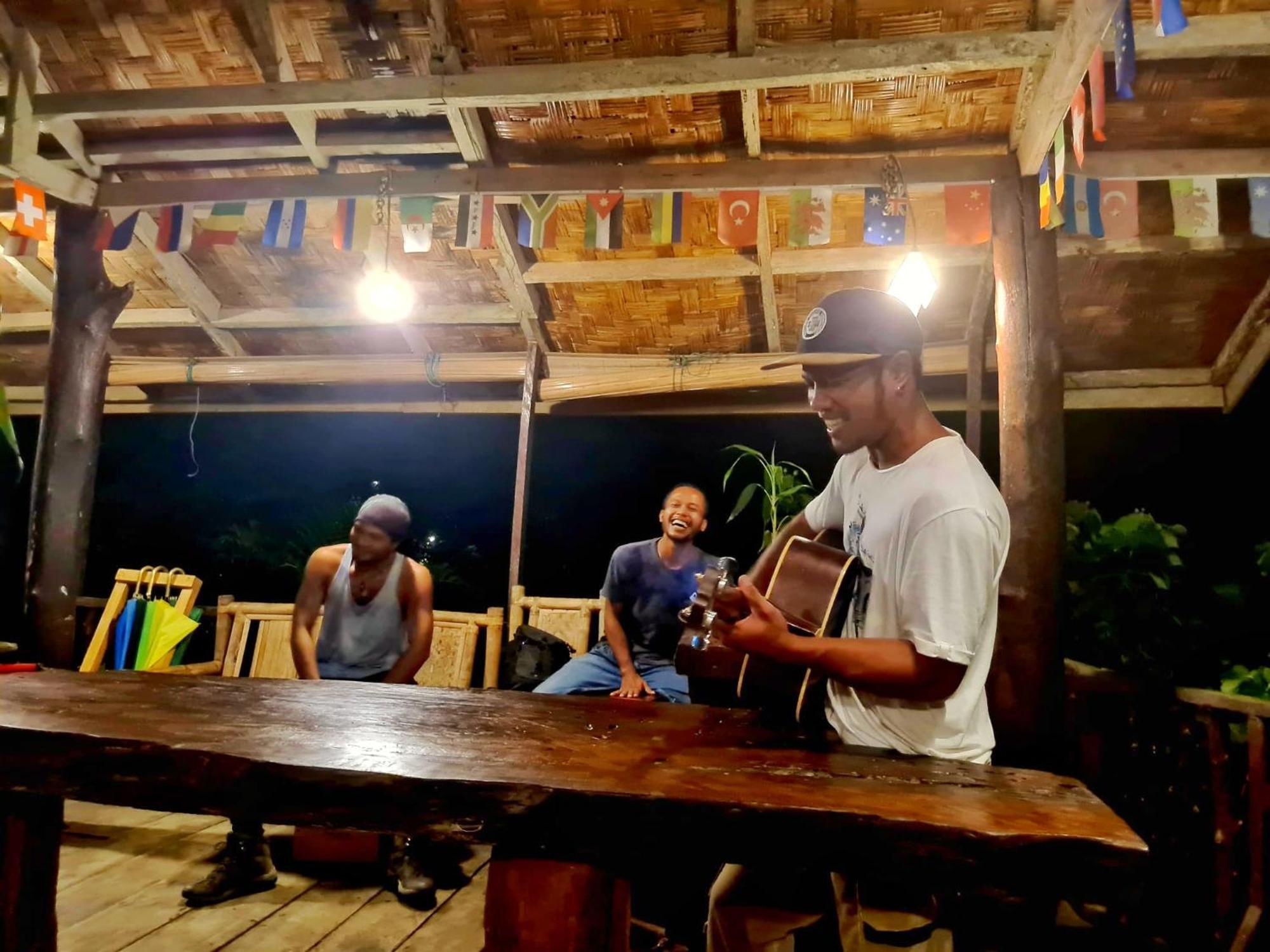 Batu Kapal Guest House & Jungle Trekking Букит-Лаванг Экстерьер фото