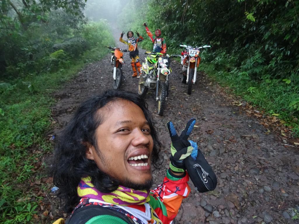 Batu Kapal Guest House & Jungle Trekking Букит-Лаванг Экстерьер фото